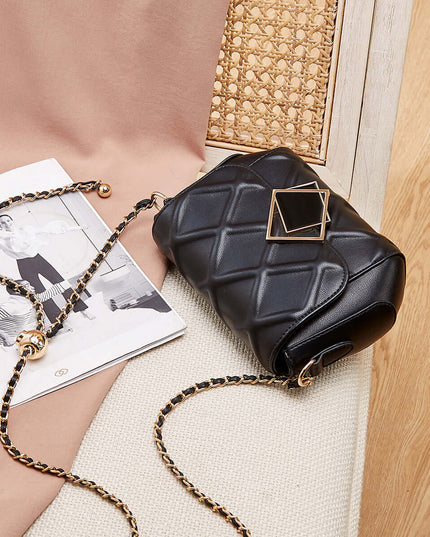 Geometric Lock Quilted Shoulder Bag-4