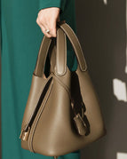 Taupe
